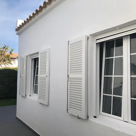 Acogedora Casa Unifamiliar Junto A La Playa * Cala en Bosc